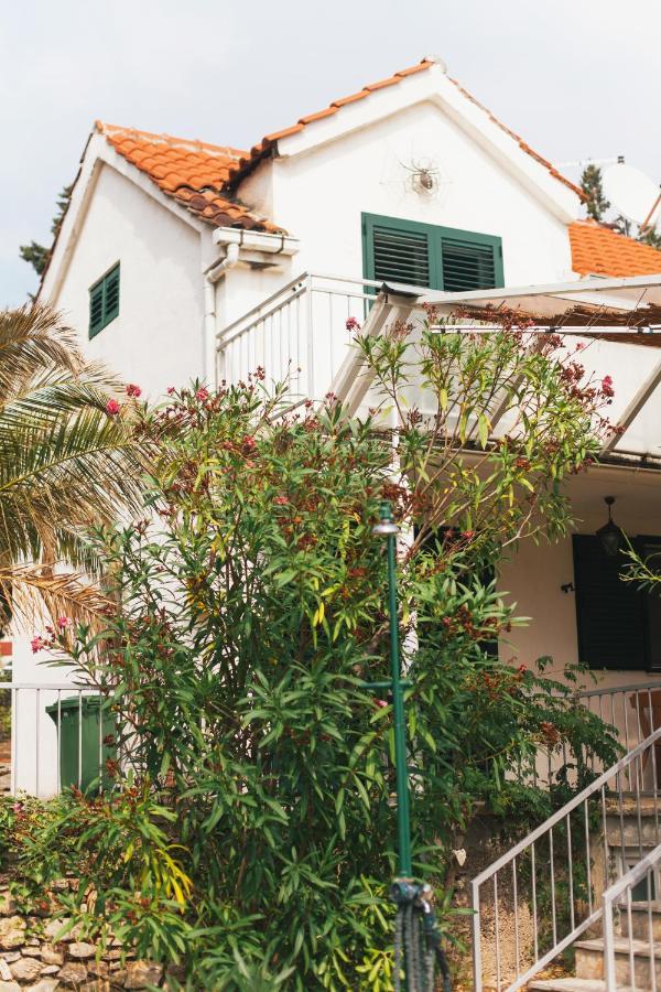 Charming Apartments With Garden 波尔 外观 照片
