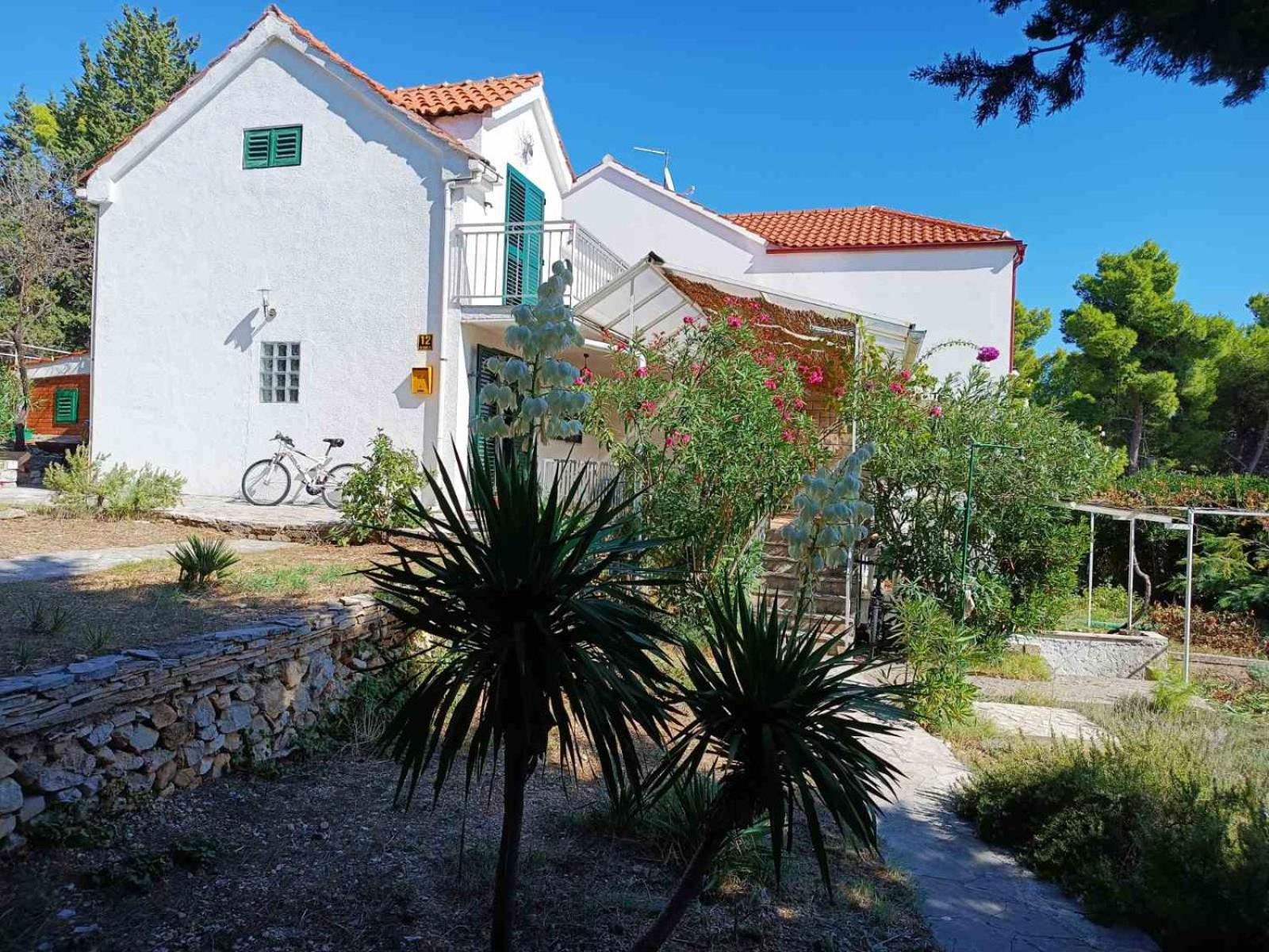 Charming Apartments With Garden 波尔 客房 照片